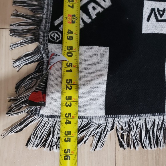 Vans Off The Wall Throw Blanket Fringe Black White Checkered 61x56 Y2K - Picture 2 of 4